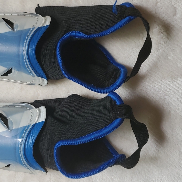 Kids Soccer Cleats & Shin Guards Bundle - Picture 9 of 13